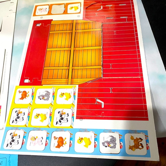 DISNEYS VTG 90s 3-D MIKEYS STUFF SOUNDS OF FUN ELECTRONIC TALKING BOARD GAME - Picture 15 of 16